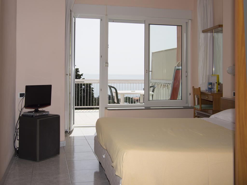 Hotel Cristallo เลริชี ภายนอก รูปภาพ