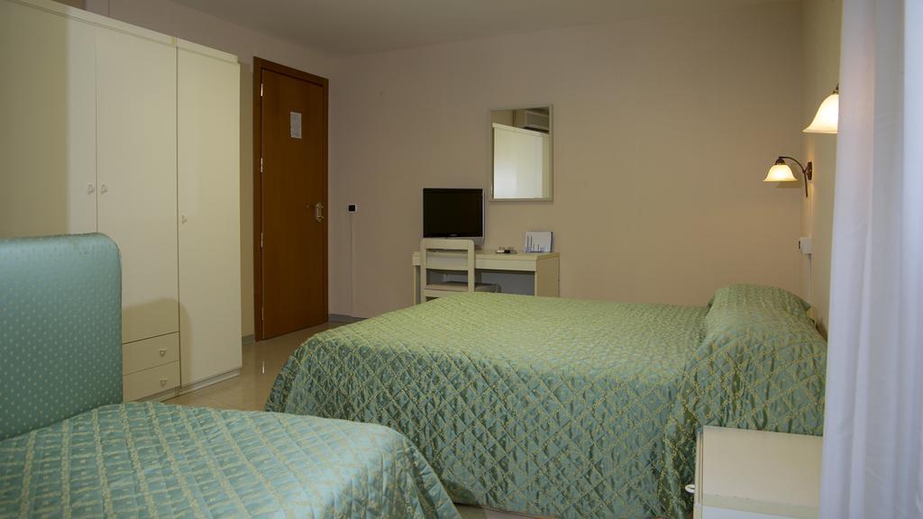 Hotel Cristallo เลริชี ภายนอก รูปภาพ